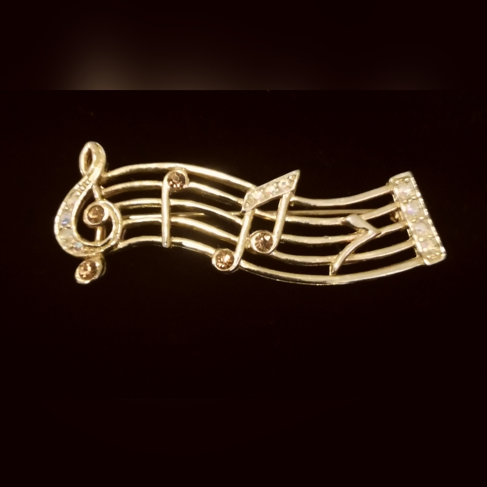 STAFF BROOCH